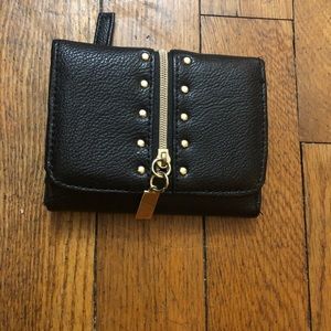 •Small cube wallet!